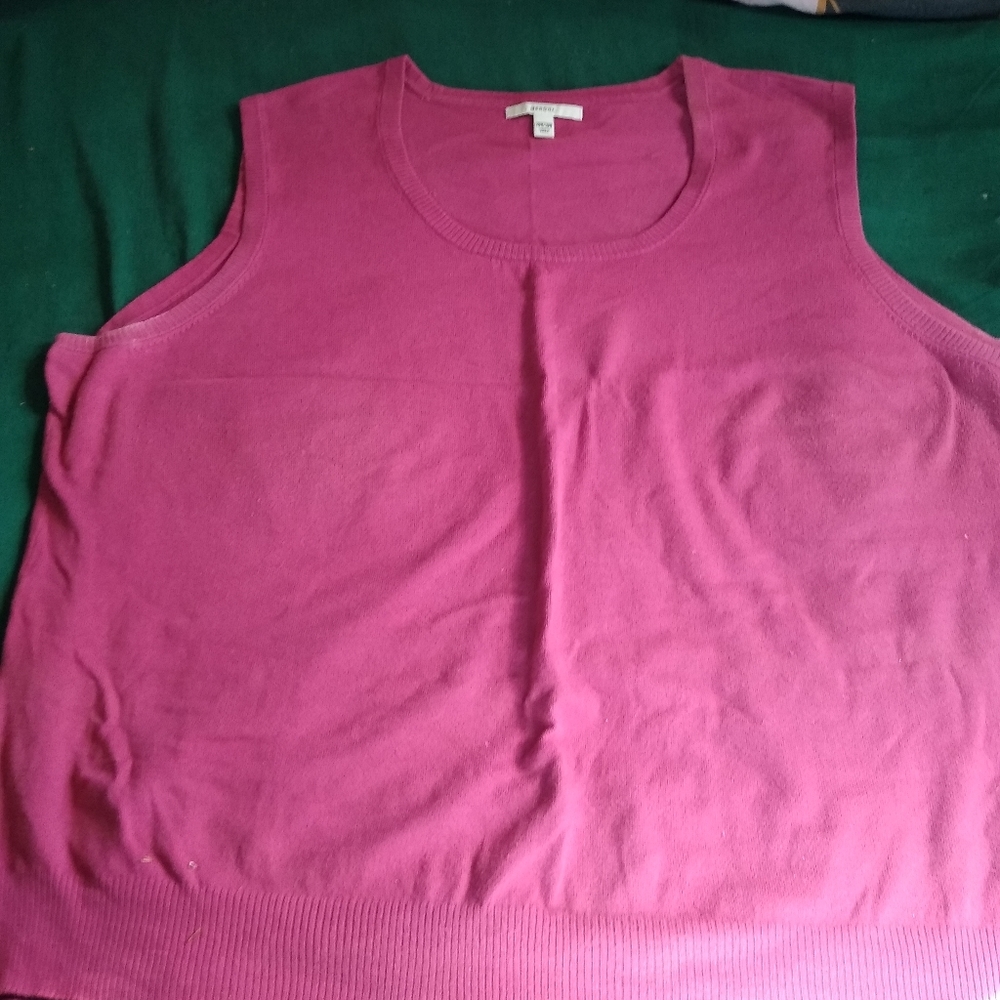Pink sleeveless sweater vest. Plus size 28-30.